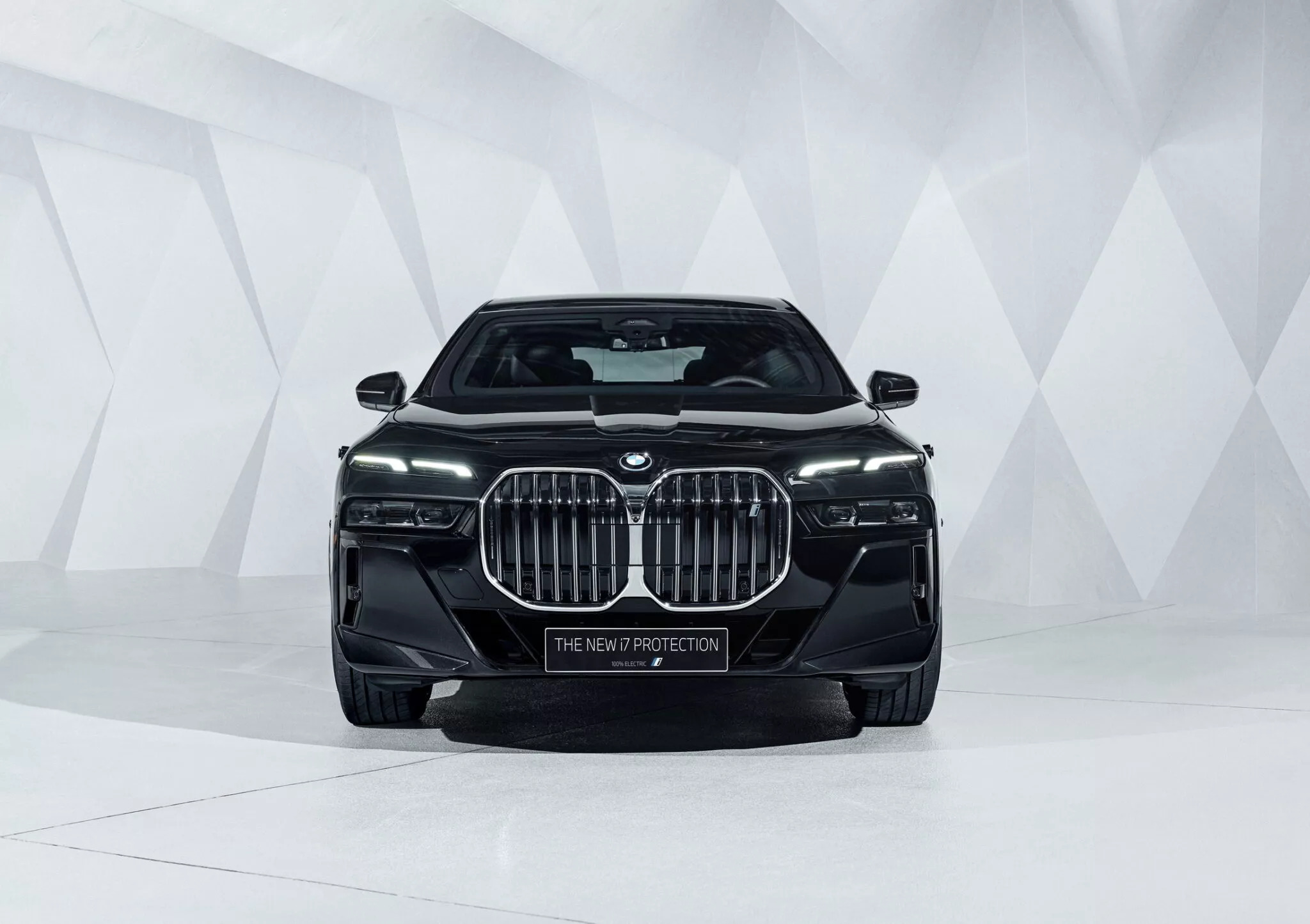 BMW i7 Protection 4 2048x1445 1