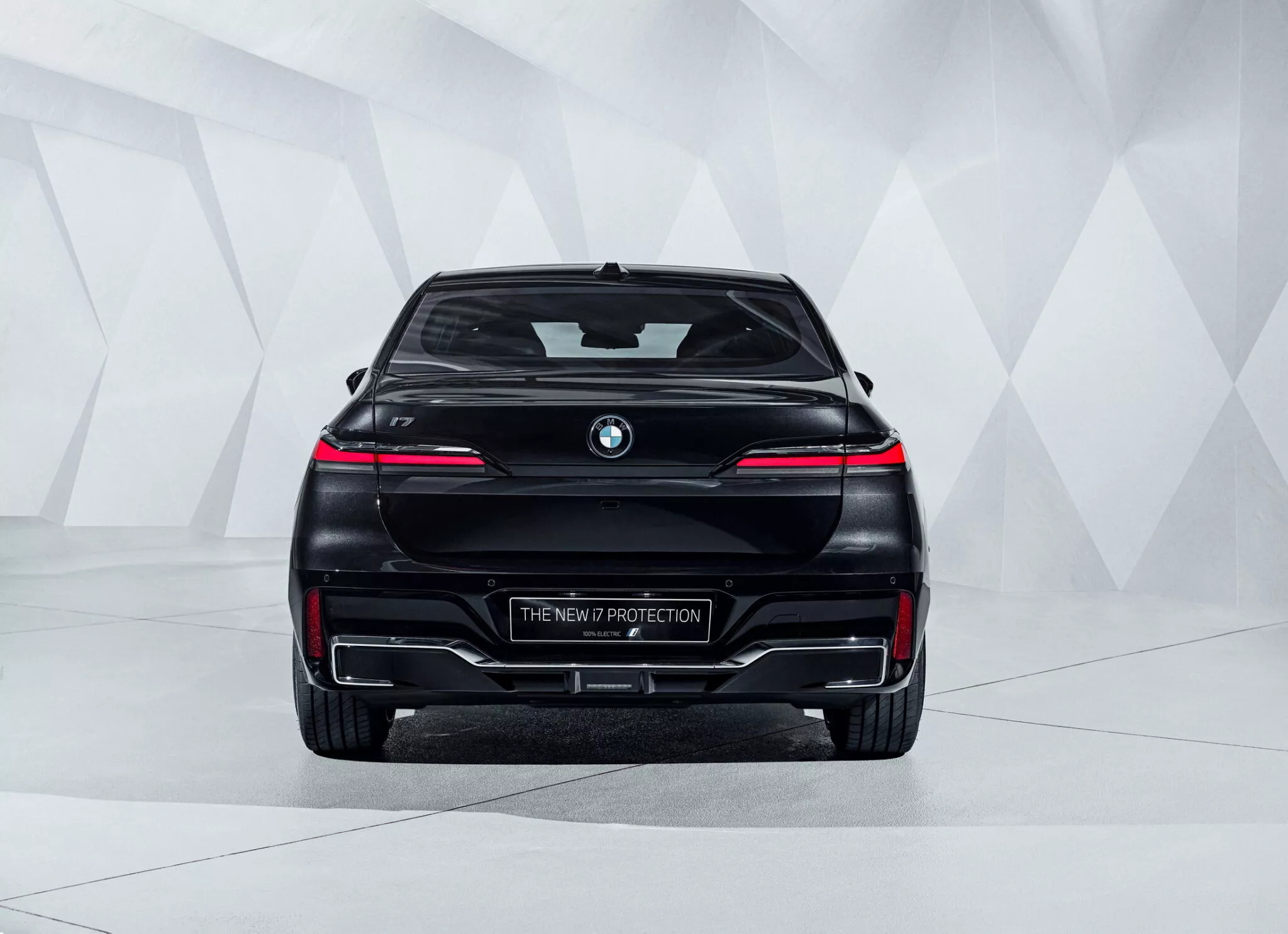 BMW i7 Protection 5 2048x1485 1