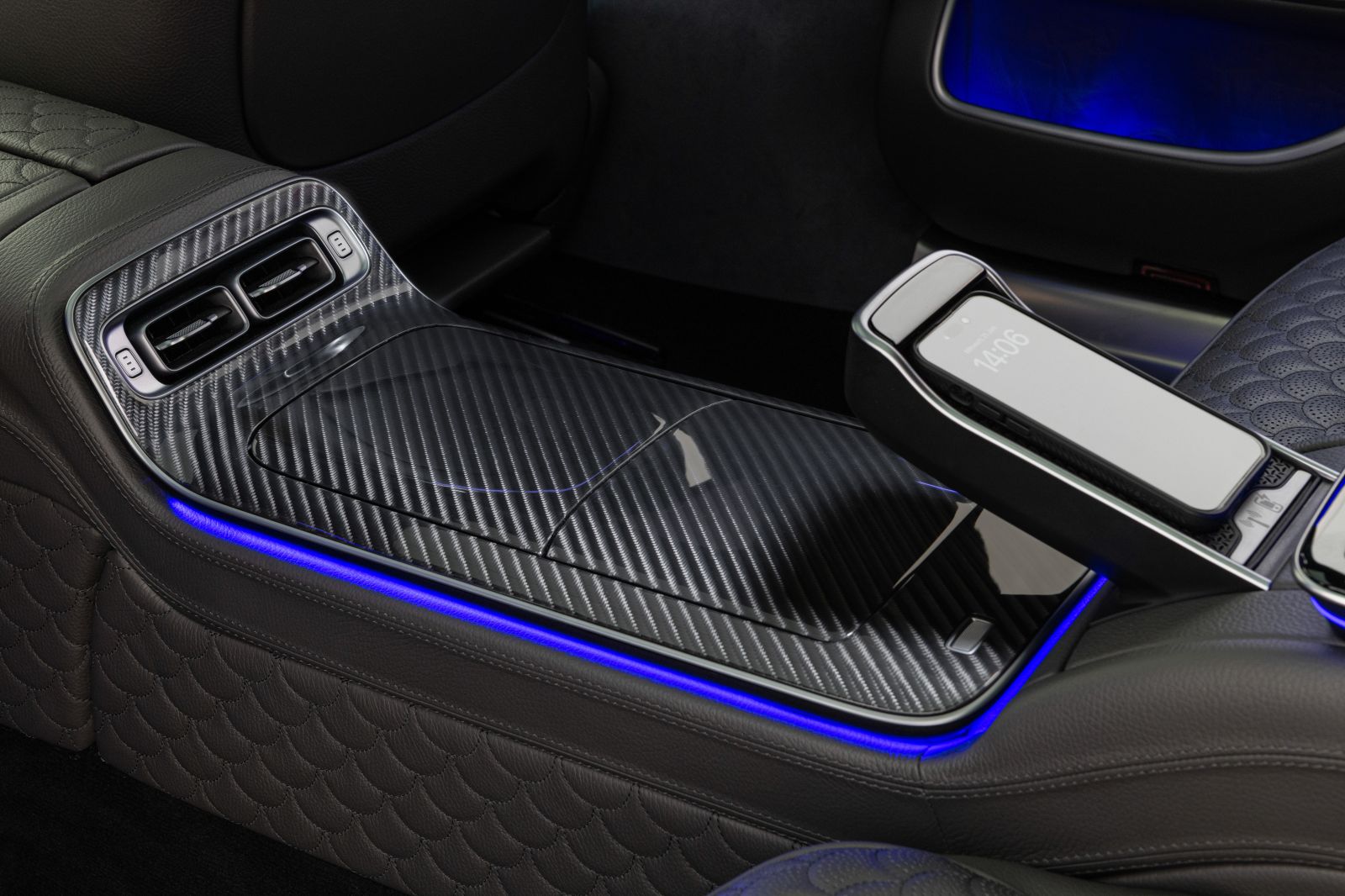 BRABUS 850 Maybach Studio 25