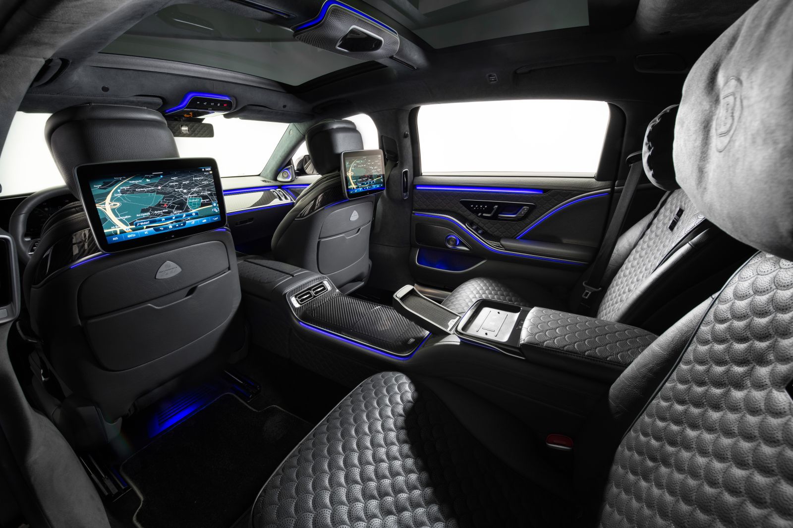 BRABUS 850 Maybach Studio 32