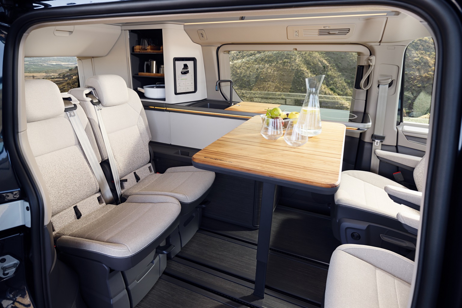VW T7 California Int 8