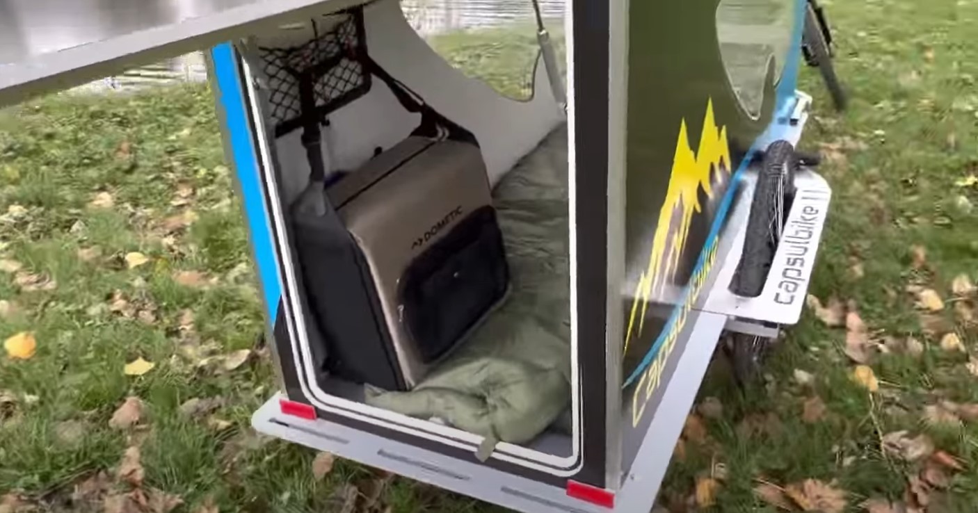 capsulbike the e bike trailer that has everything including kitchen and shower 11