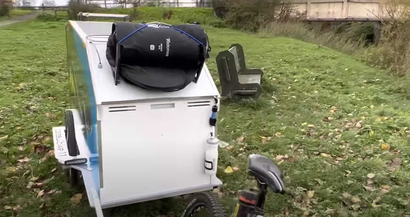 capsulbike the e bike trailer that has everything including kitchen and shower 9