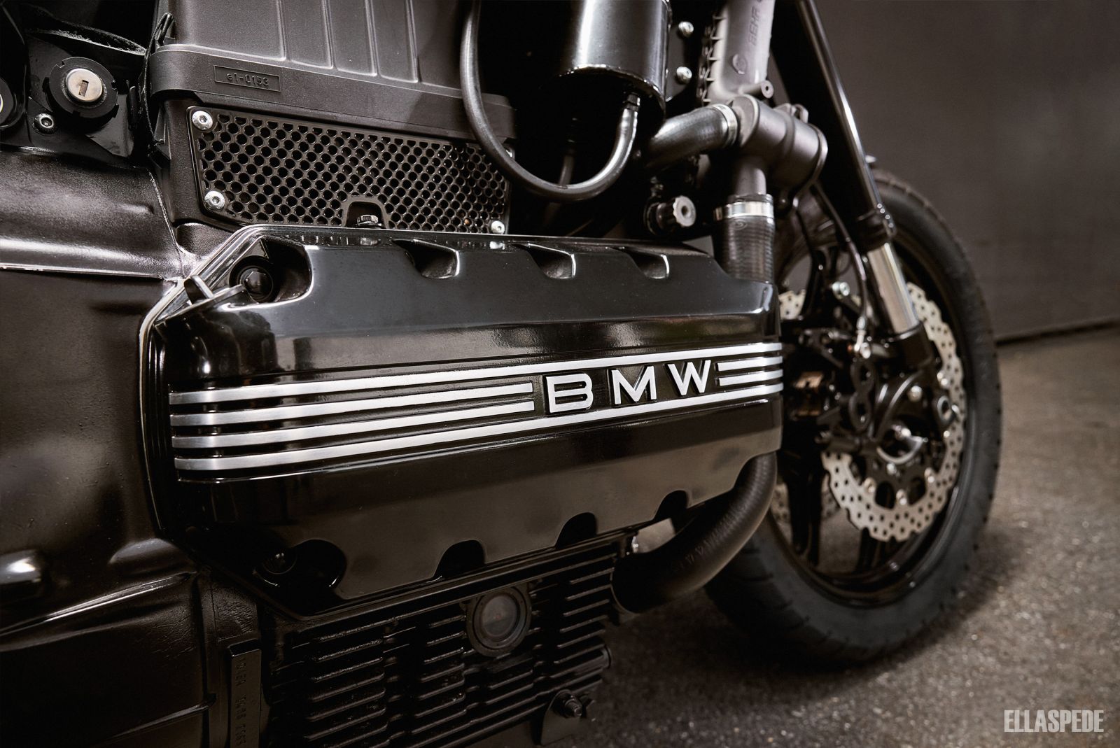 modified 1986 bmw k 100 has an understated look and heaps of modern componentry 10