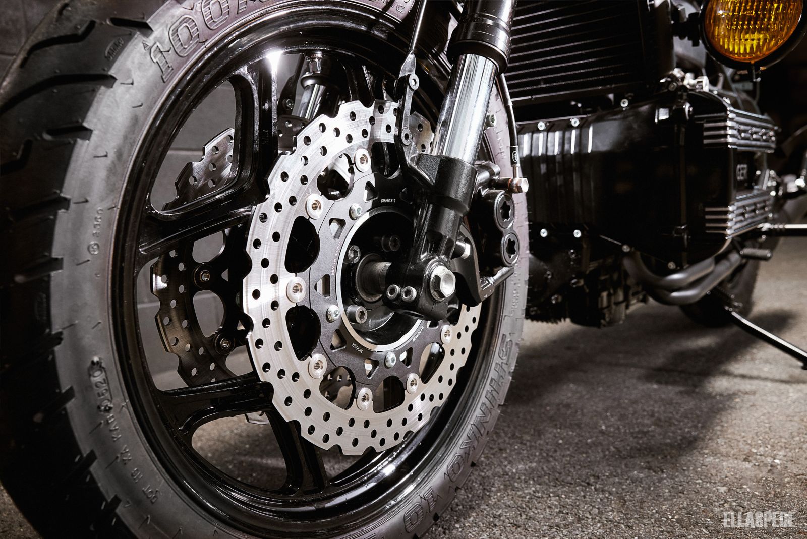 modified 1986 bmw k 100 has an understated look and heaps of modern componentry 12