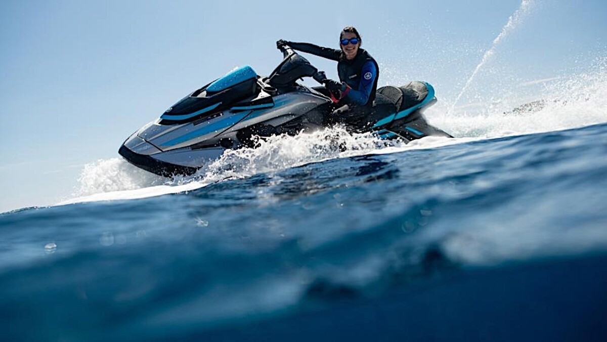 summer is about to end so yamaha is refreshing the waverunner jetski family 11