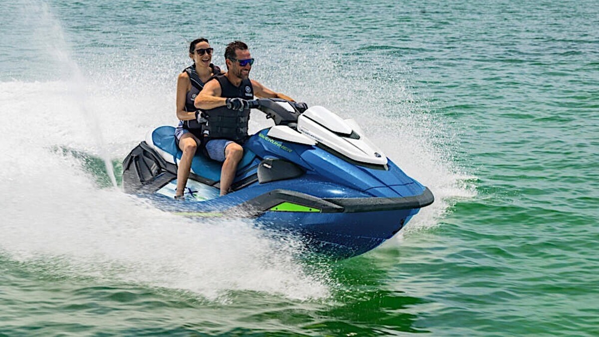 summer is about to end so yamaha is refreshing the waverunner jetski family 14