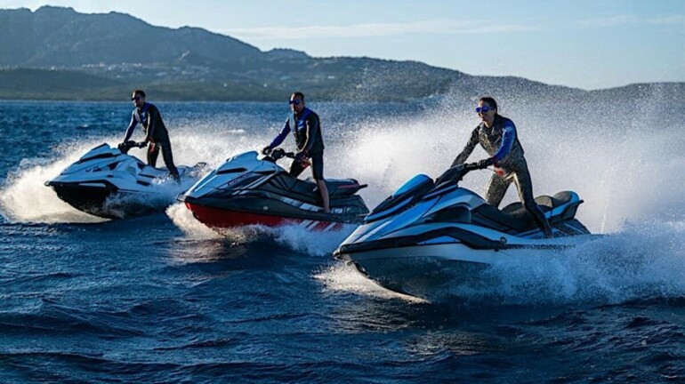 summer is about to end so yamaha is refreshing the waverunner jetski family 16