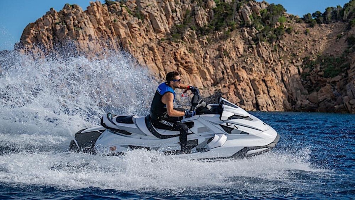 summer is about to end so yamaha is refreshing the waverunner jetski family 4