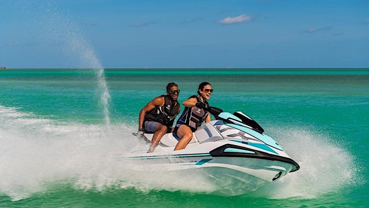 summer is about to end so yamaha is refreshing the waverunner jetski family 7