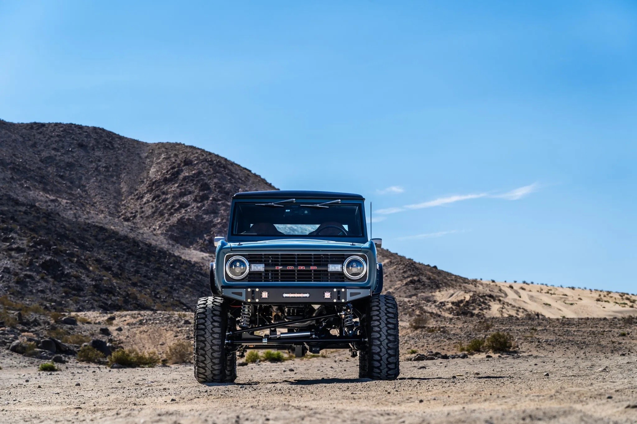 1972 ford bronco restomod gets turquoise and digital eveything 3