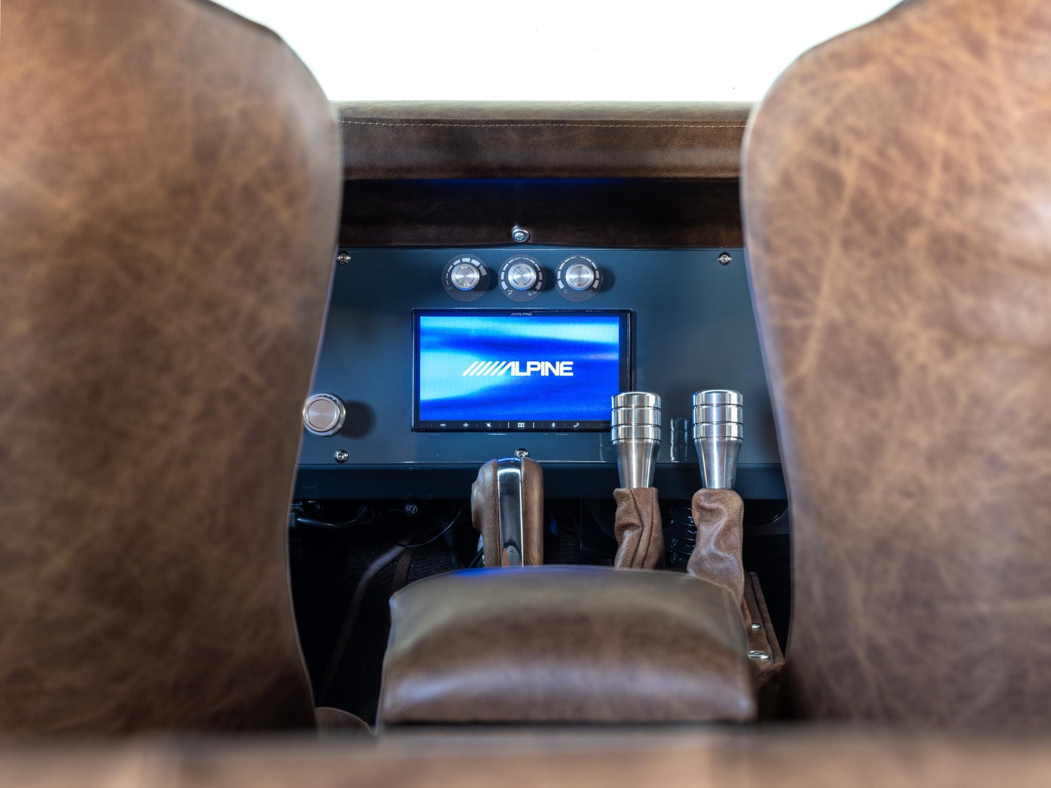 1972 ford bronco restomod gets turquoise and digital eveything 33