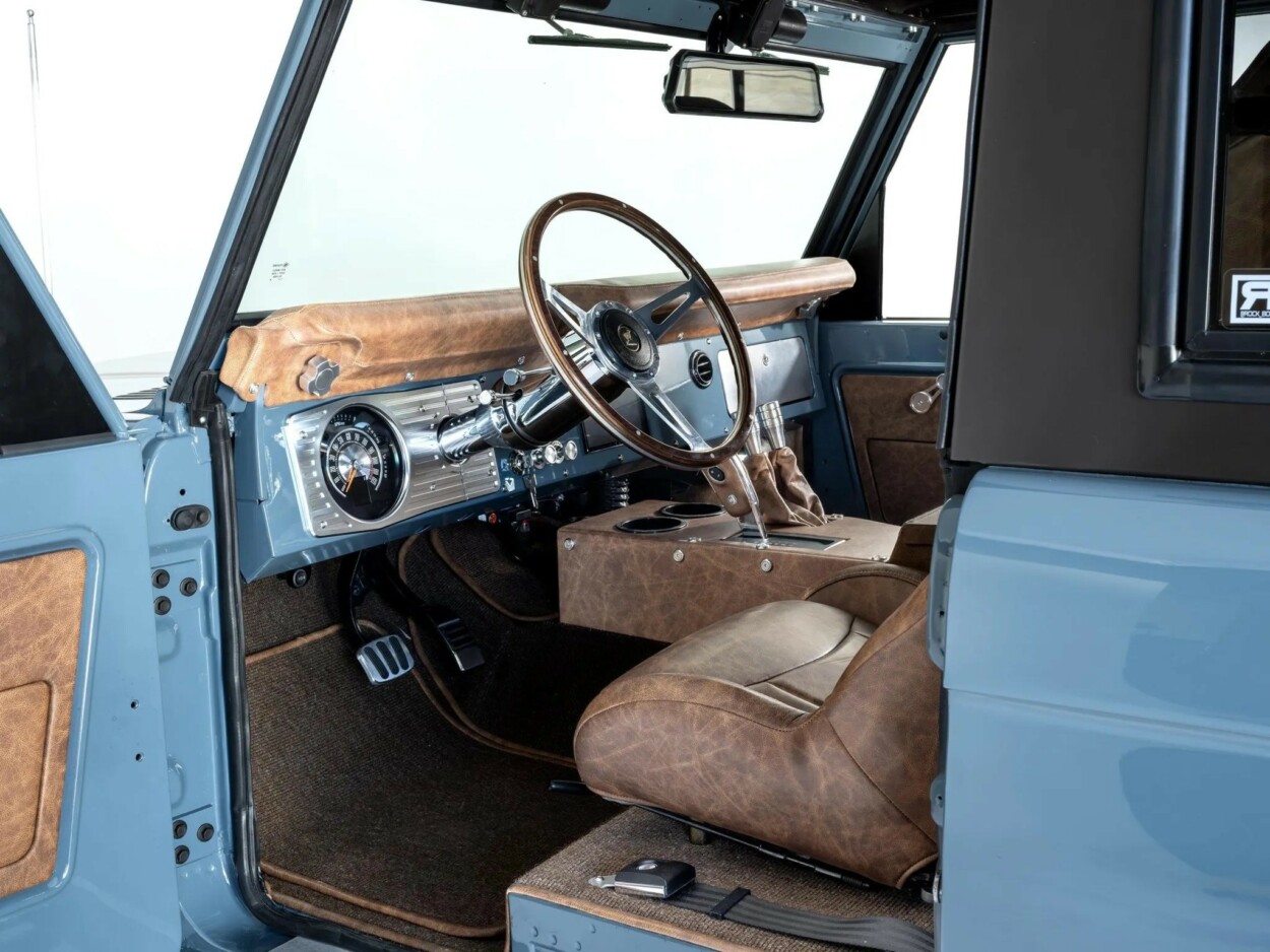 1972 ford bronco restomod gets turquoise and digital eveything 35