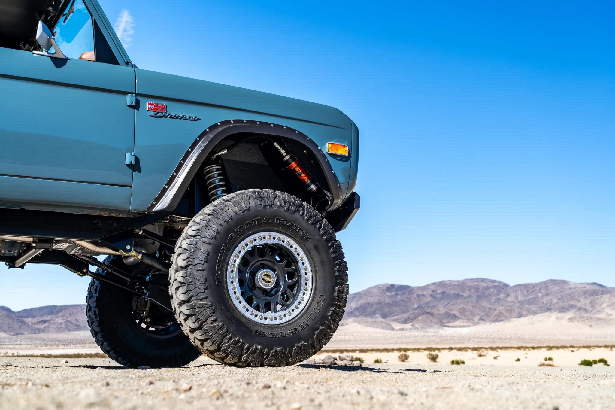 1972 ford bronco restomod gets turquoise and digital eveything 9