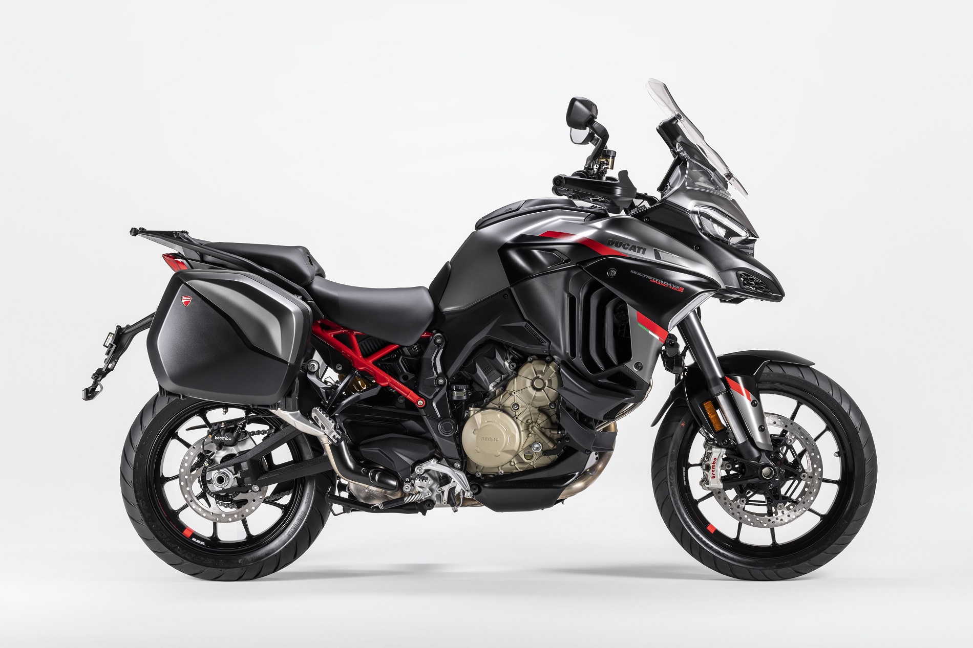 MY24 Ducati Multistrada V4s Grand Tour 002 UC549470 High