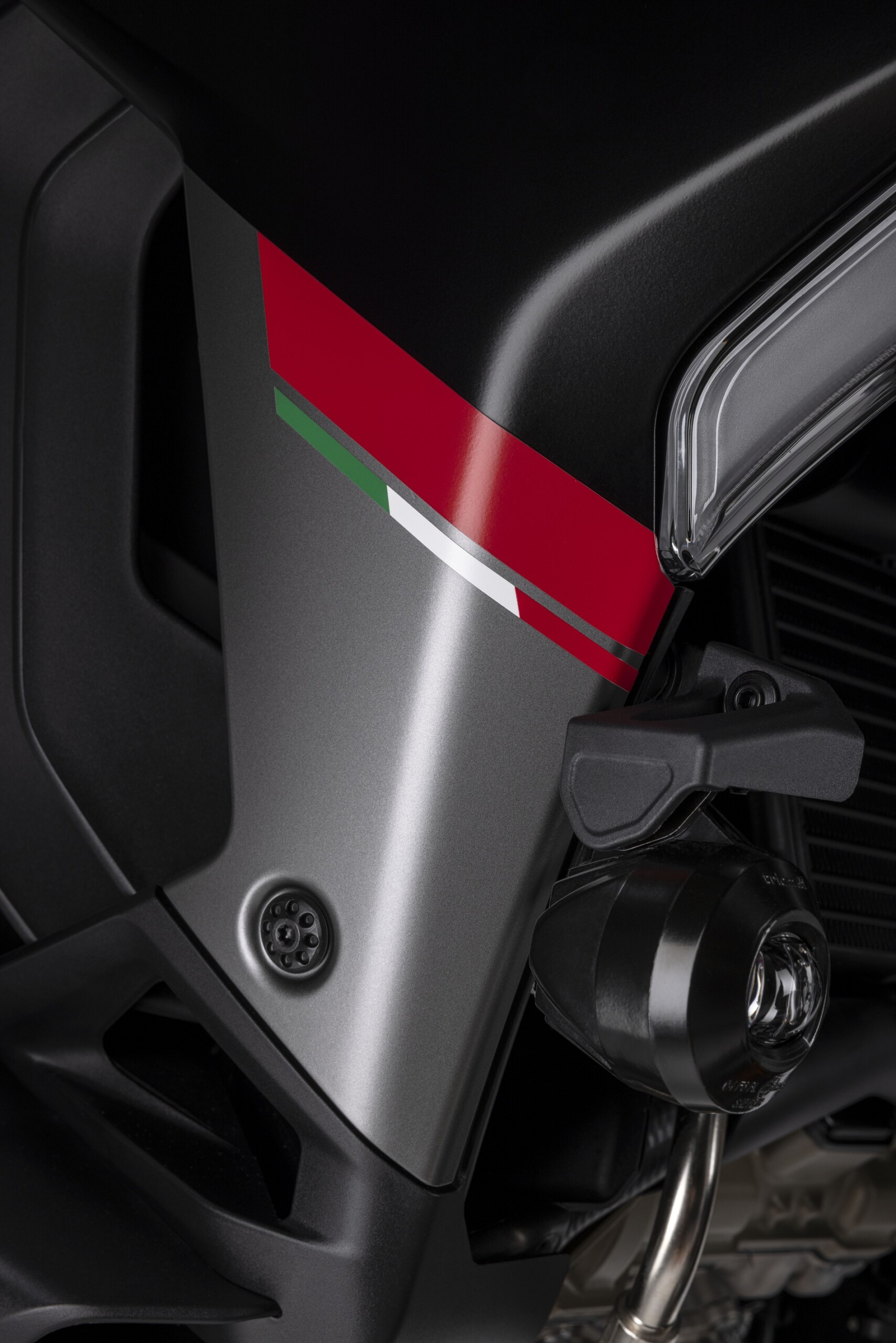 MY24 Ducati Multistrada V4s Grand Tour 028 UC549501 High scaled