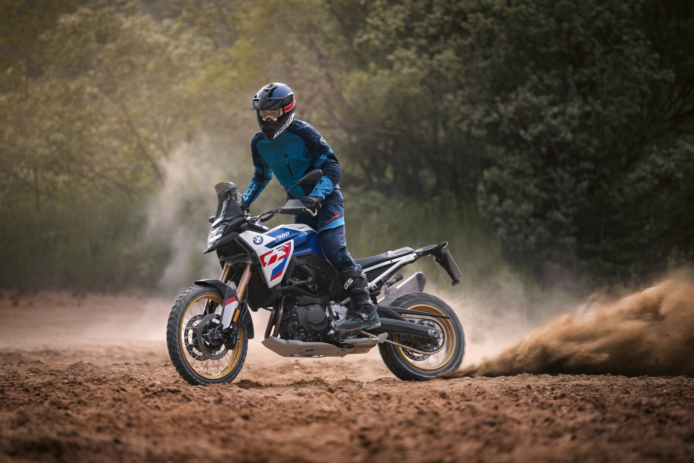 P90520388 lowRes the new bmw f 900 gs