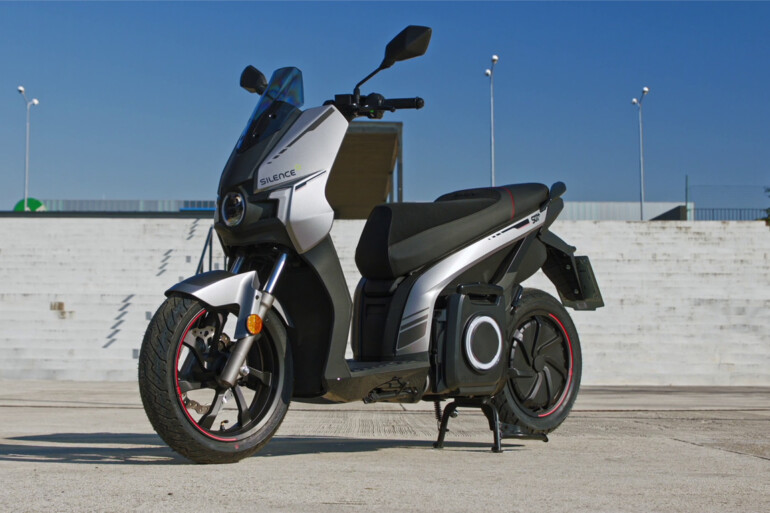 Silence S01 Plus escooter 125 scooter elettrico 5