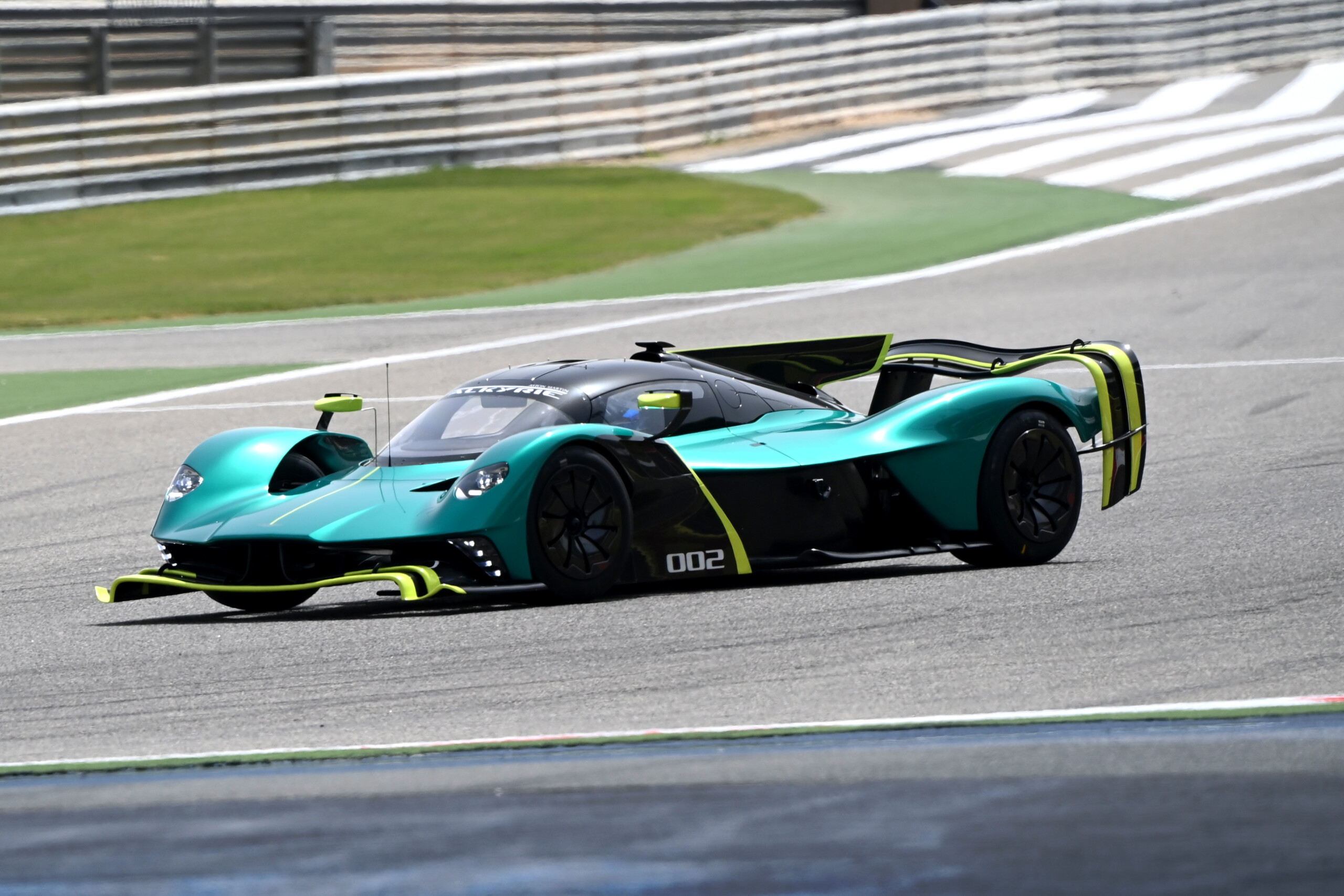 Valkyrie AMR Pro Bahrain 2022 03 scaled
