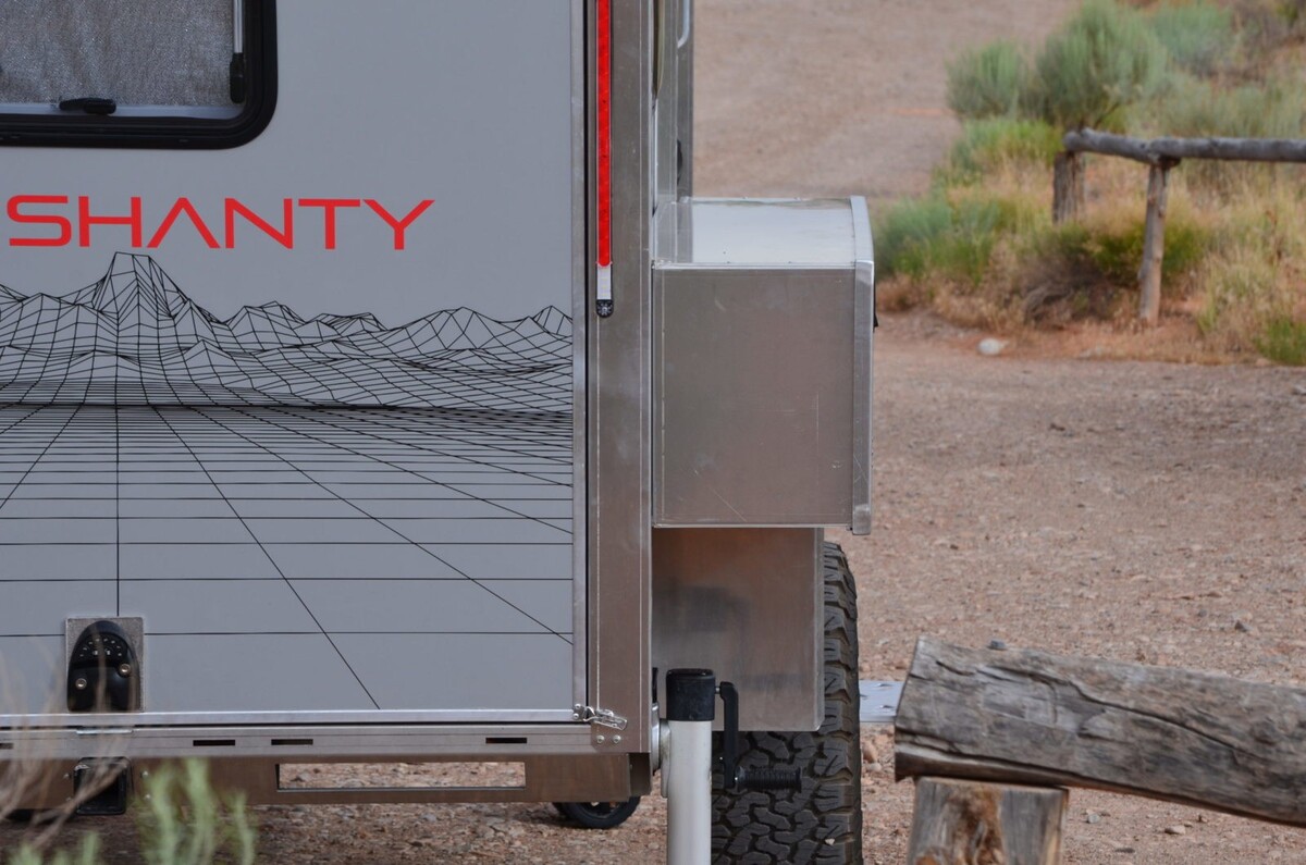 antishanty pro aims for ultralight tiny house but in off road capable trailer form 12