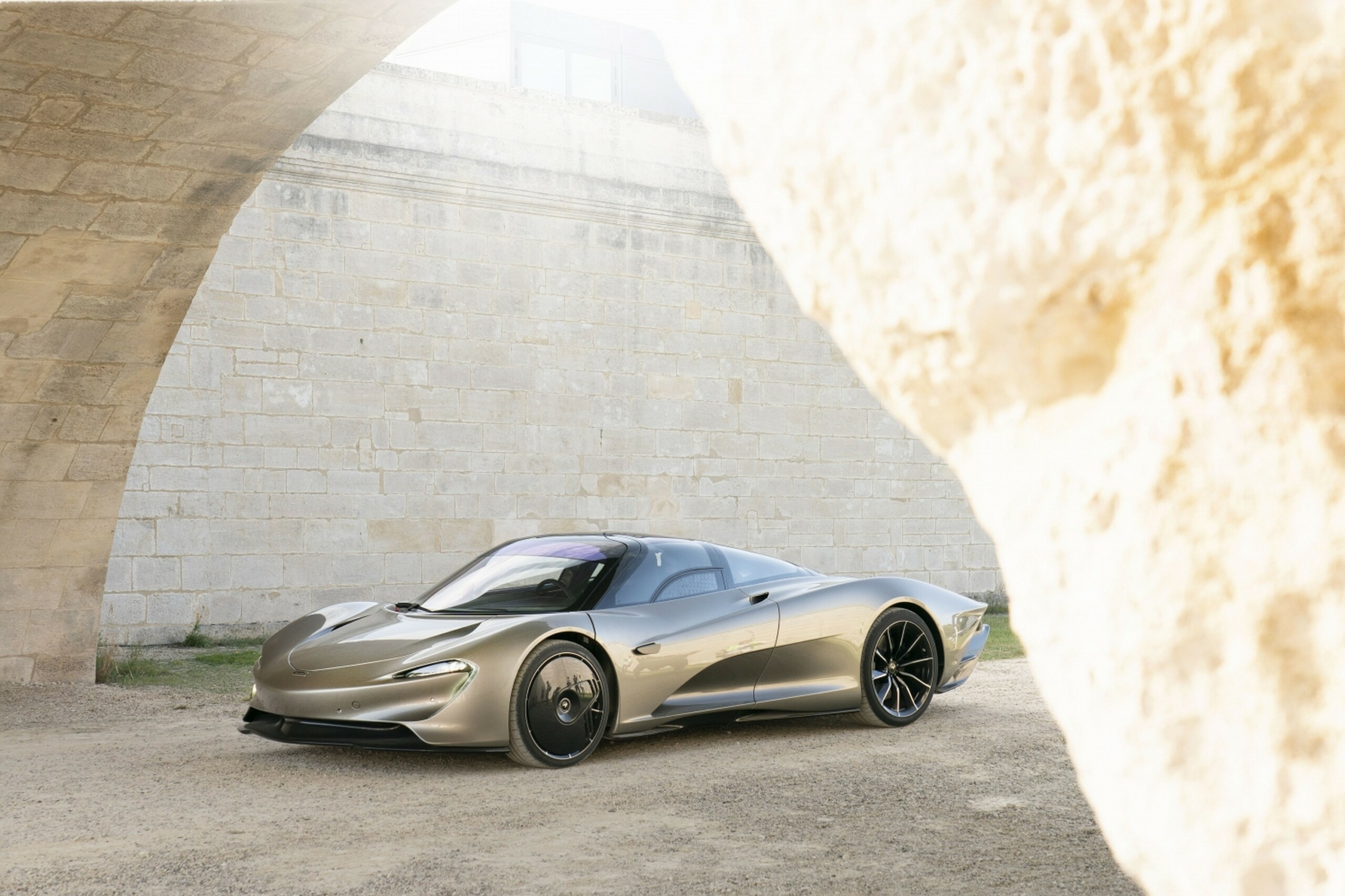 mclaren s speedtail hypercar inspired this xp2 custom built one off guitar 12 scaled