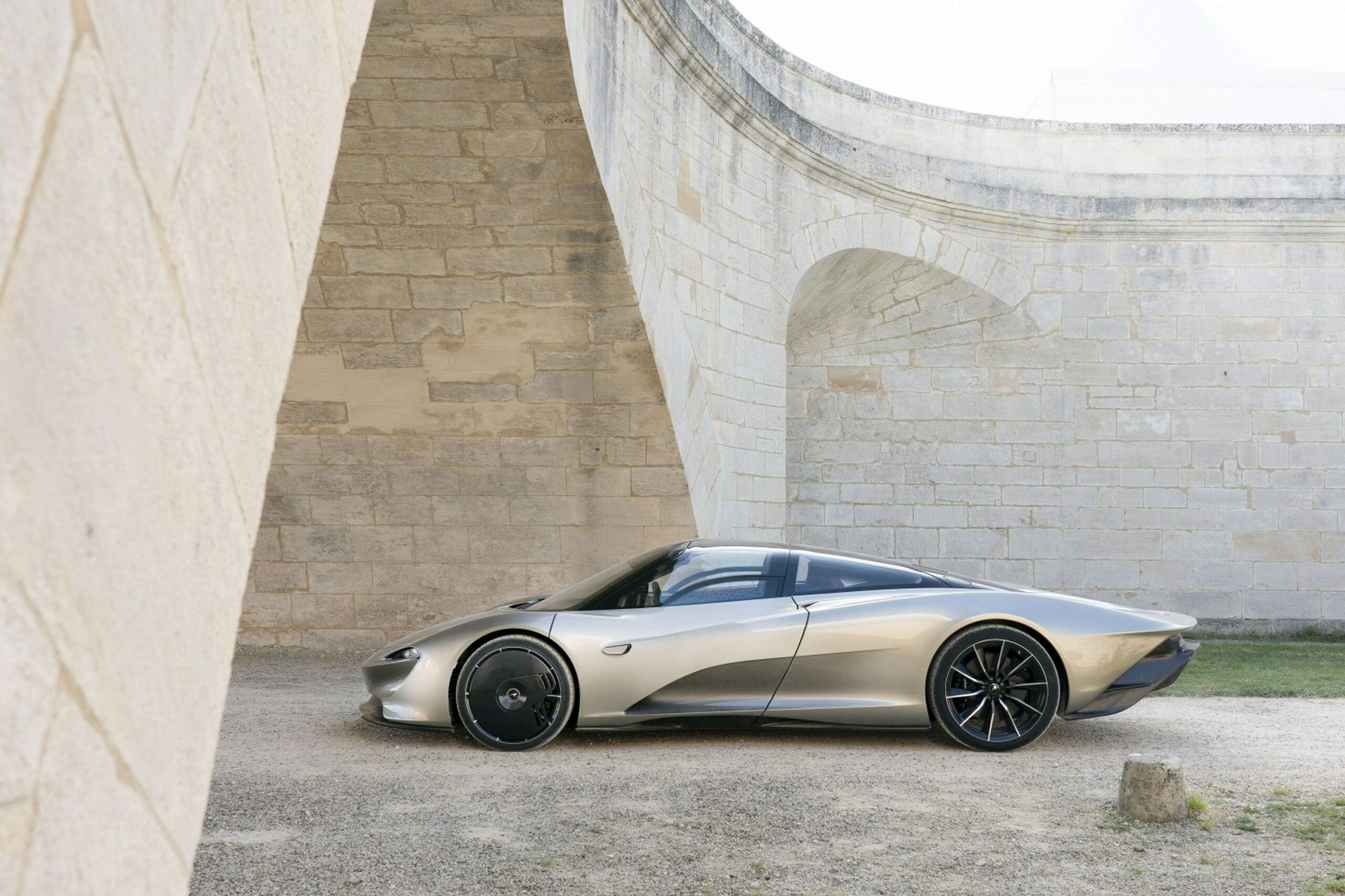 mclaren s speedtail hypercar inspired this xp2 custom built one off guitar 13 scaled