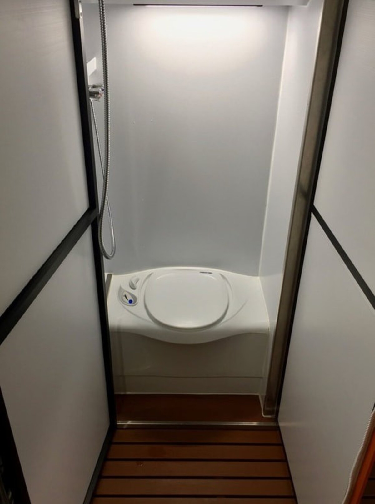 the hutrv deckpod is an expanding hybrid trailer like nothing youve seen before 6