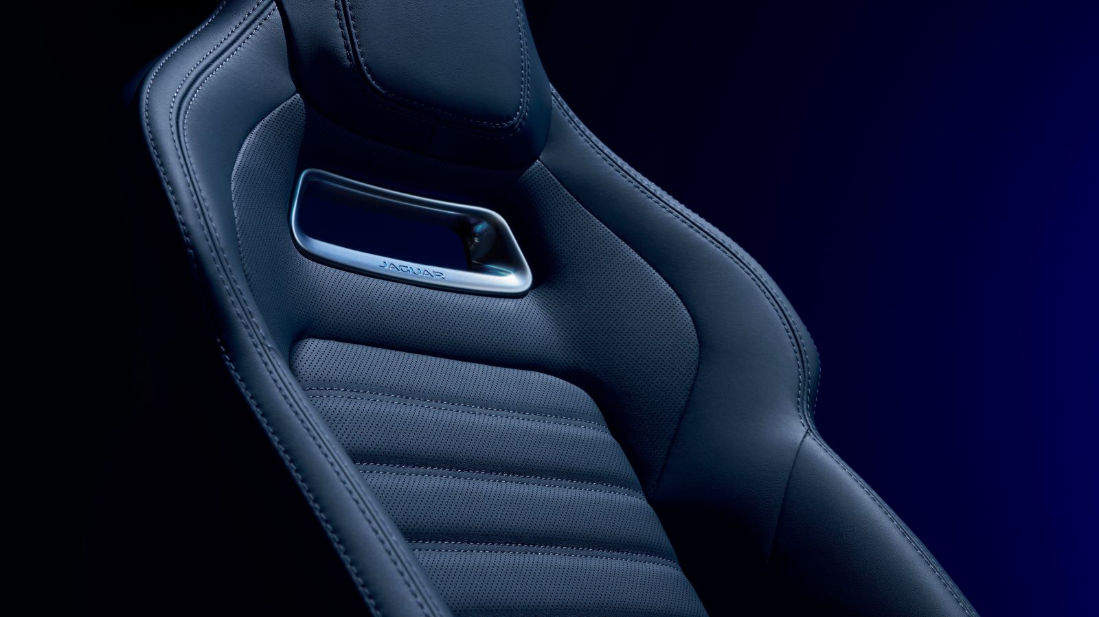 010 Jag F TYPE 24MY ZPEdition Interior NavyBlue PR 111023