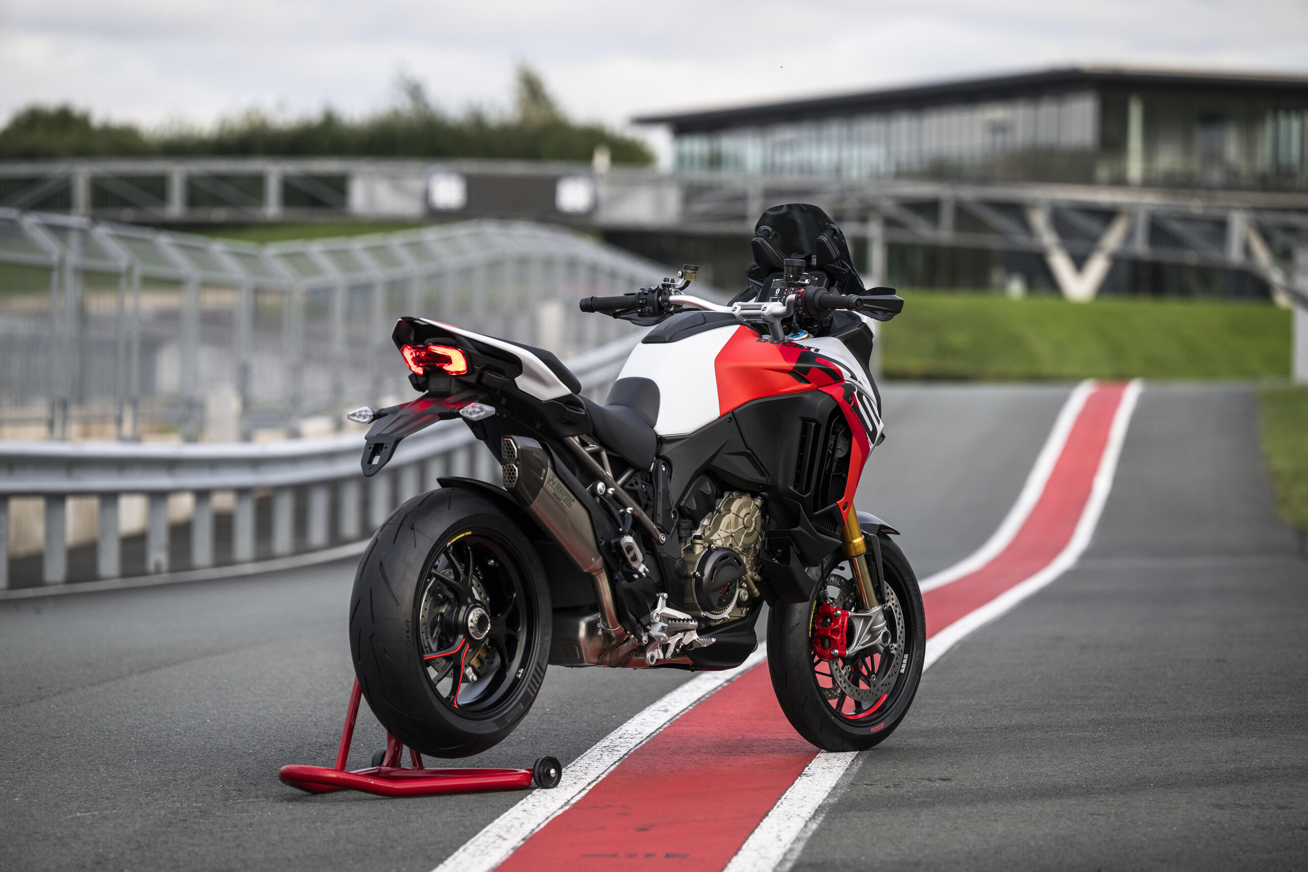 MY24 Ducati Multistrada V4 RS 055 UC565633 Mid scaled