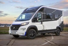 le chausson x550 offre 4 couchages pour adultes de serie