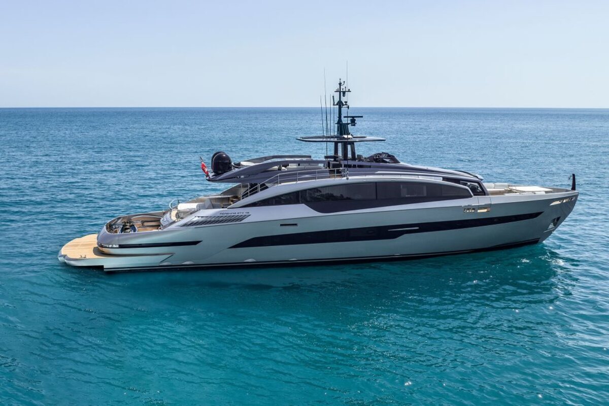 pershing gtx116 is a revolutionary sport utility yacht that focuses on extreme liveability 1