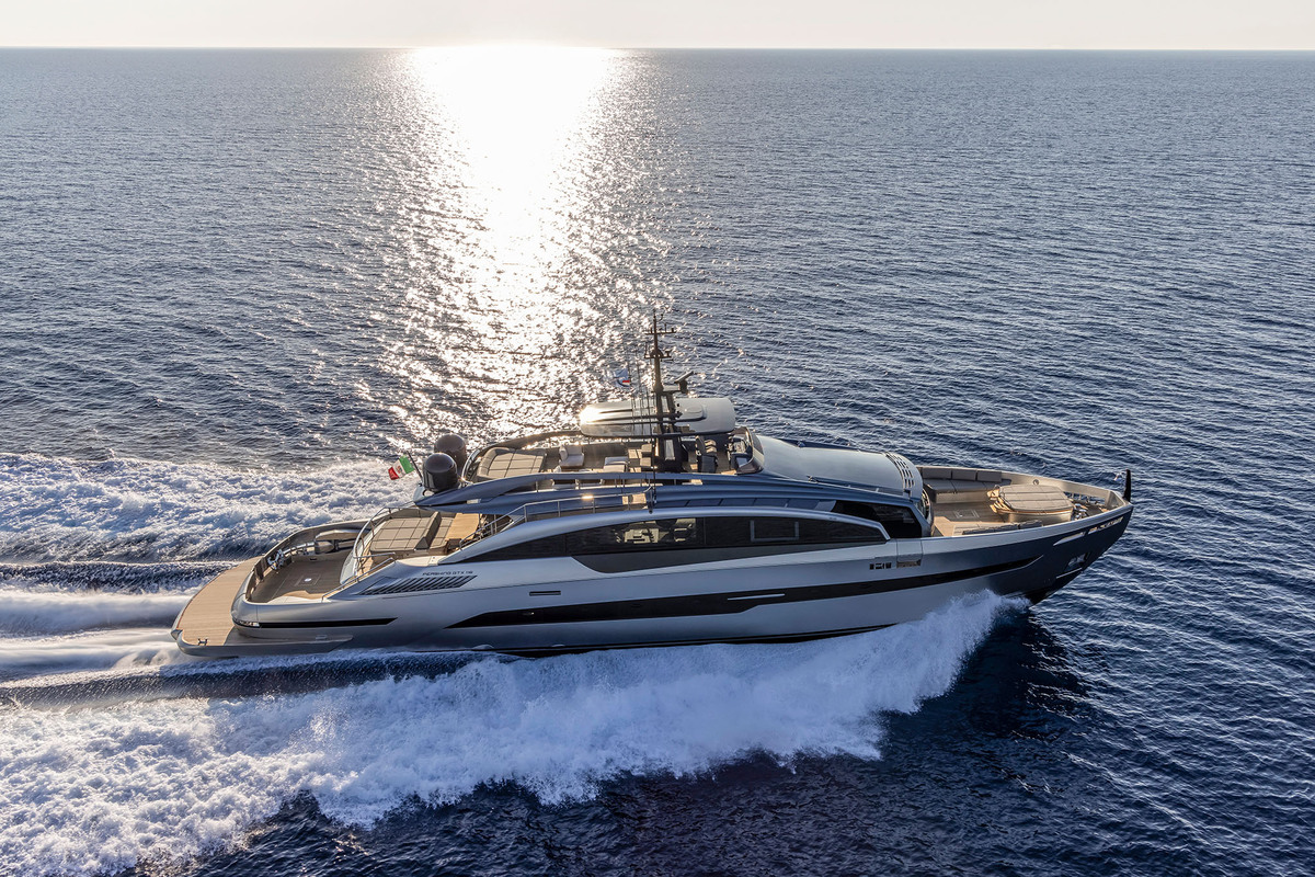 pershing gtx116 is a revolutionary sport utility yacht that focuses on extreme liveability 24