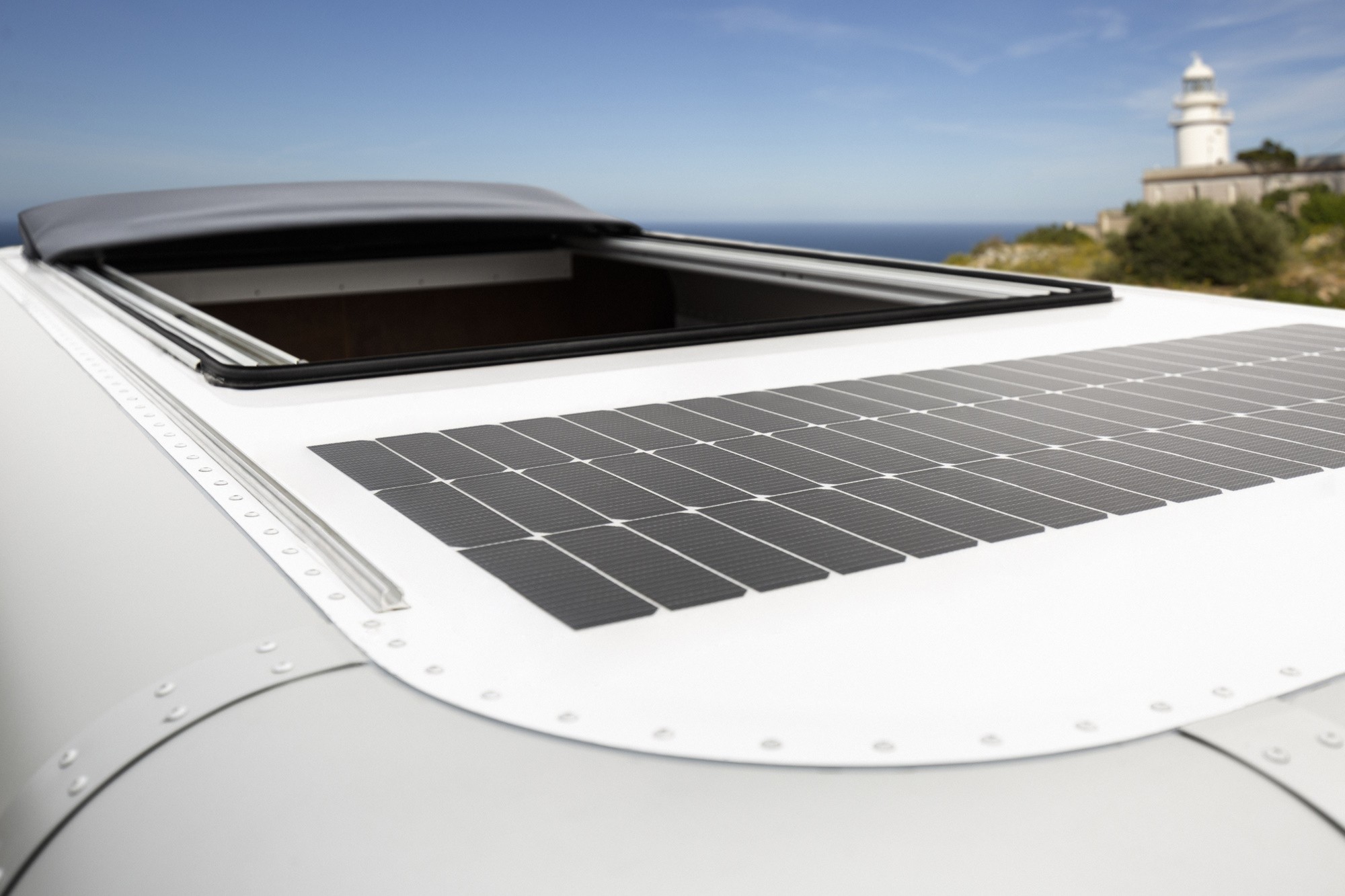 the lume traveler lt540 nordic offers luxurious mobile living all year round 10