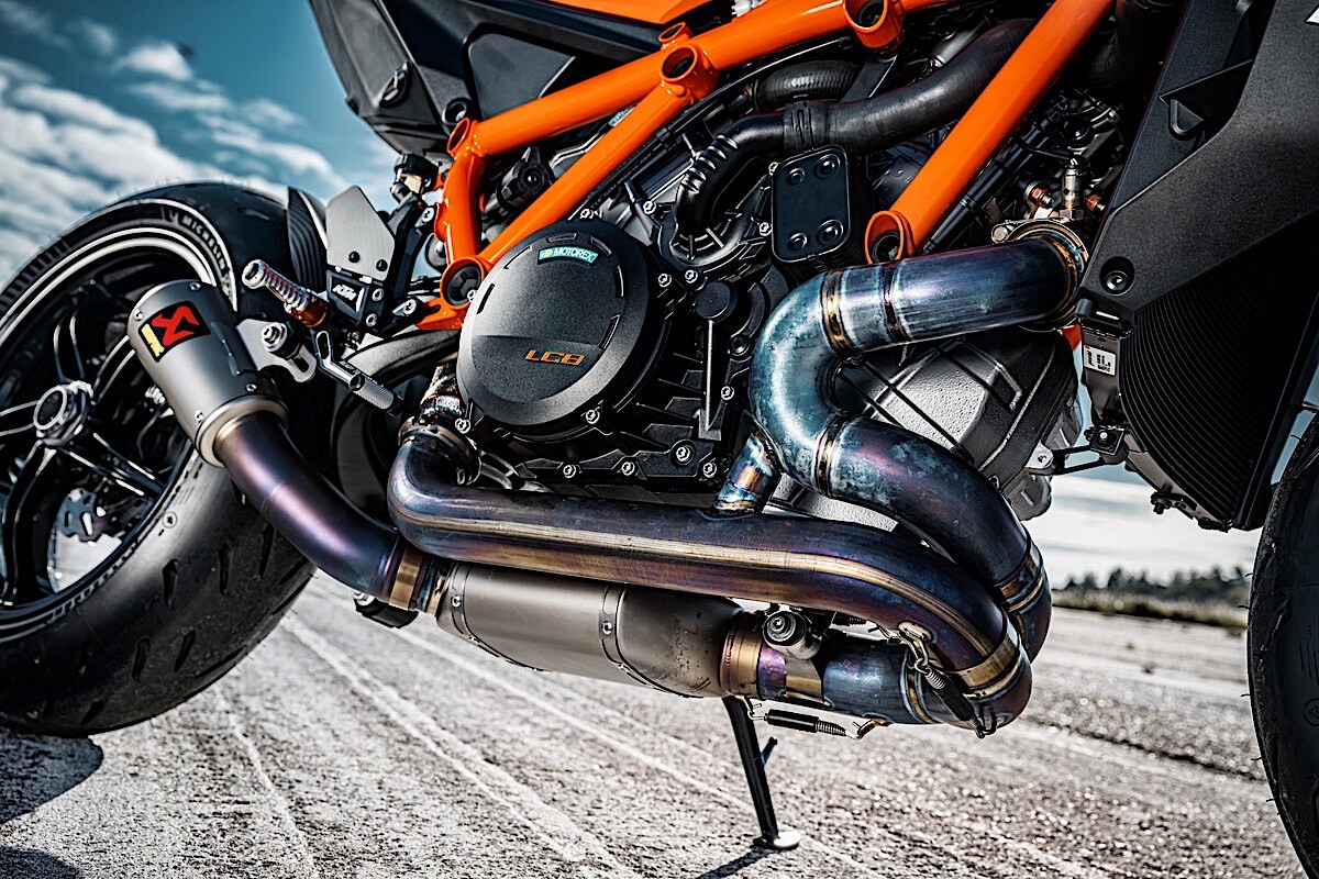 2024 ktm 1390 super duke r is the new definition of naked motorcycle coolness 6