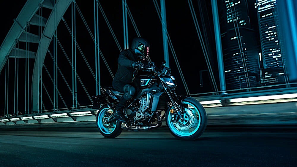 2024 yamaha mt 09 gets a boost in everything is now the naked face of japan s dark side 17