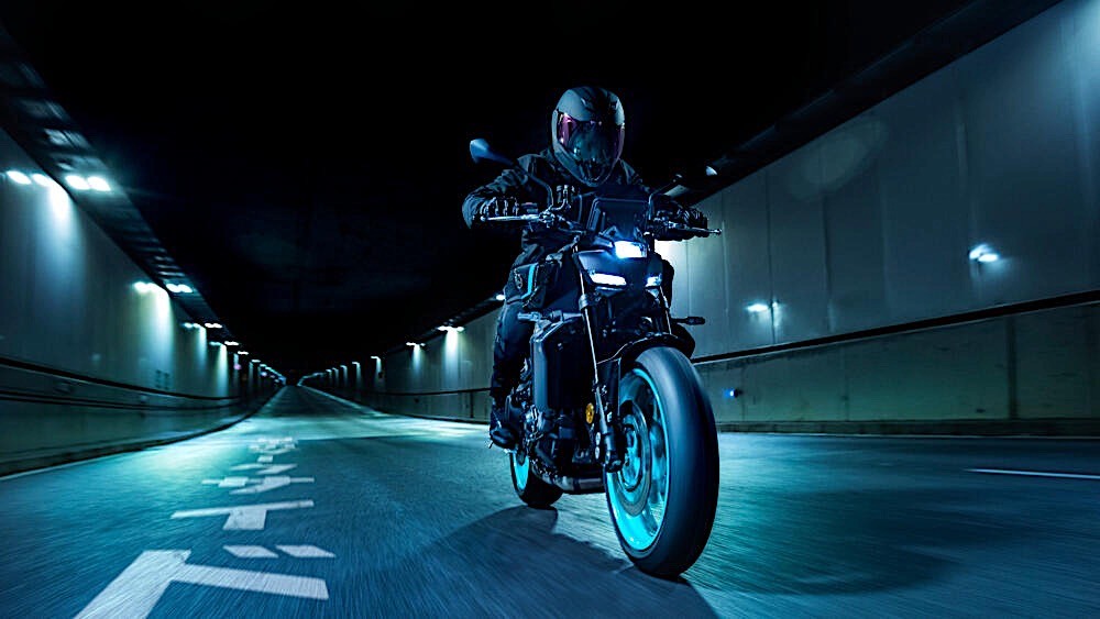 2024 yamaha mt 09 gets a boost in everything is now the naked face of japan s dark side 21