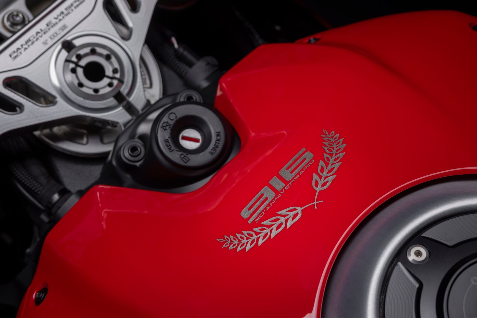 5 my2024 panigale v4sp2 30 anniversario 916 studio 44 uc576225 high