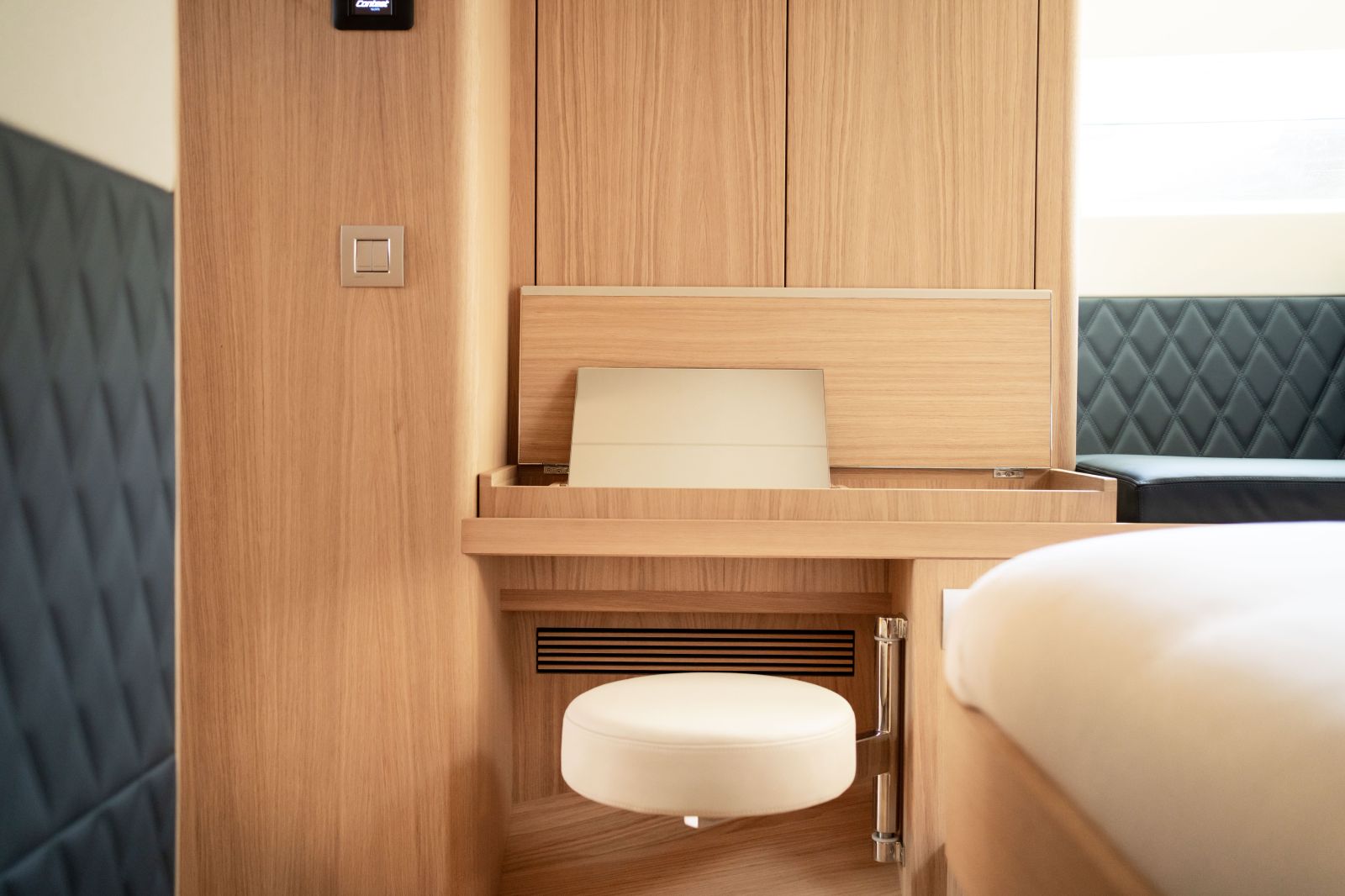 Bentley x Contest Yachts 5 1