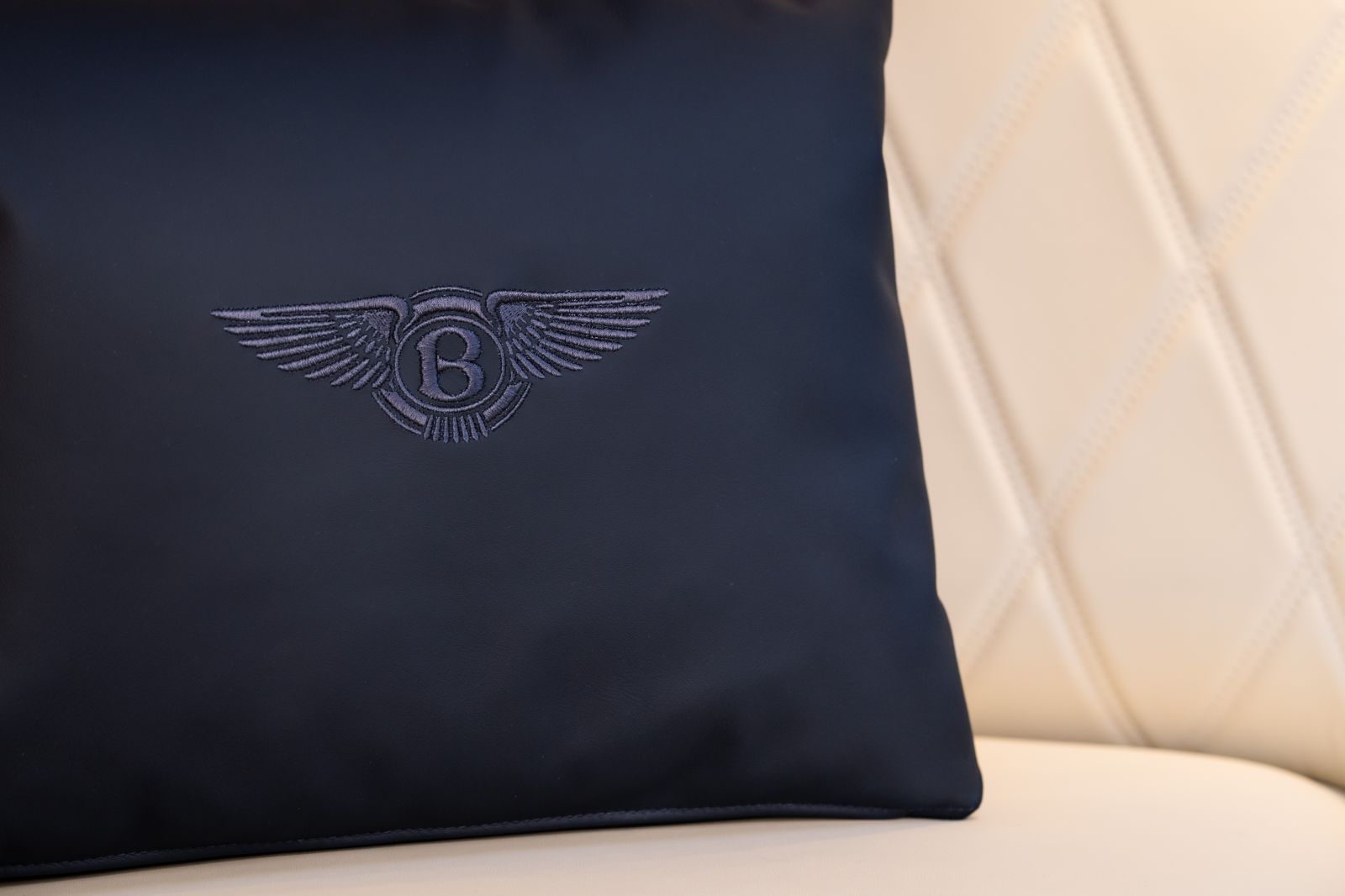 Bentley x Contest Yachts 8 1