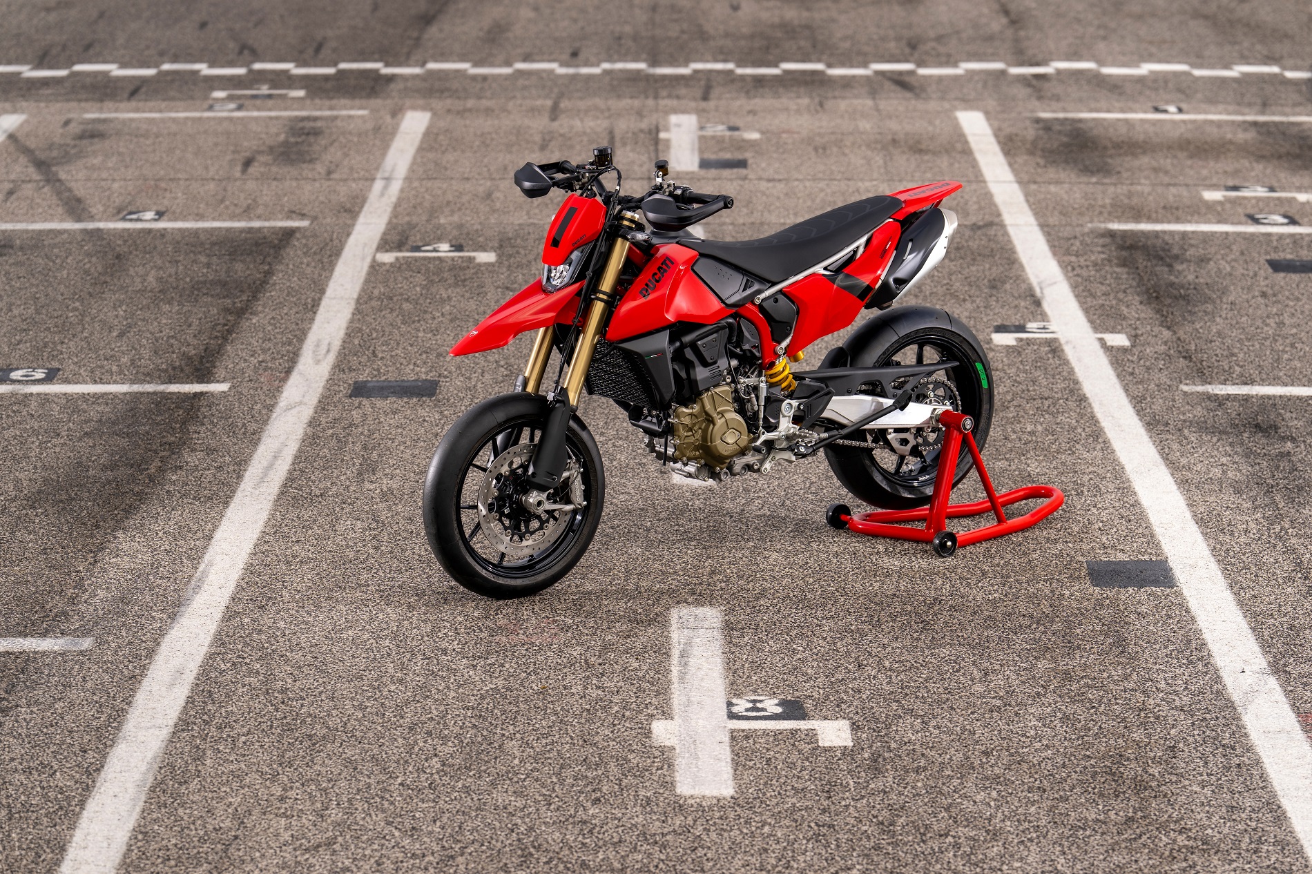 MY24 HYPERMOTARD 698 MONO 08 UC575823 High