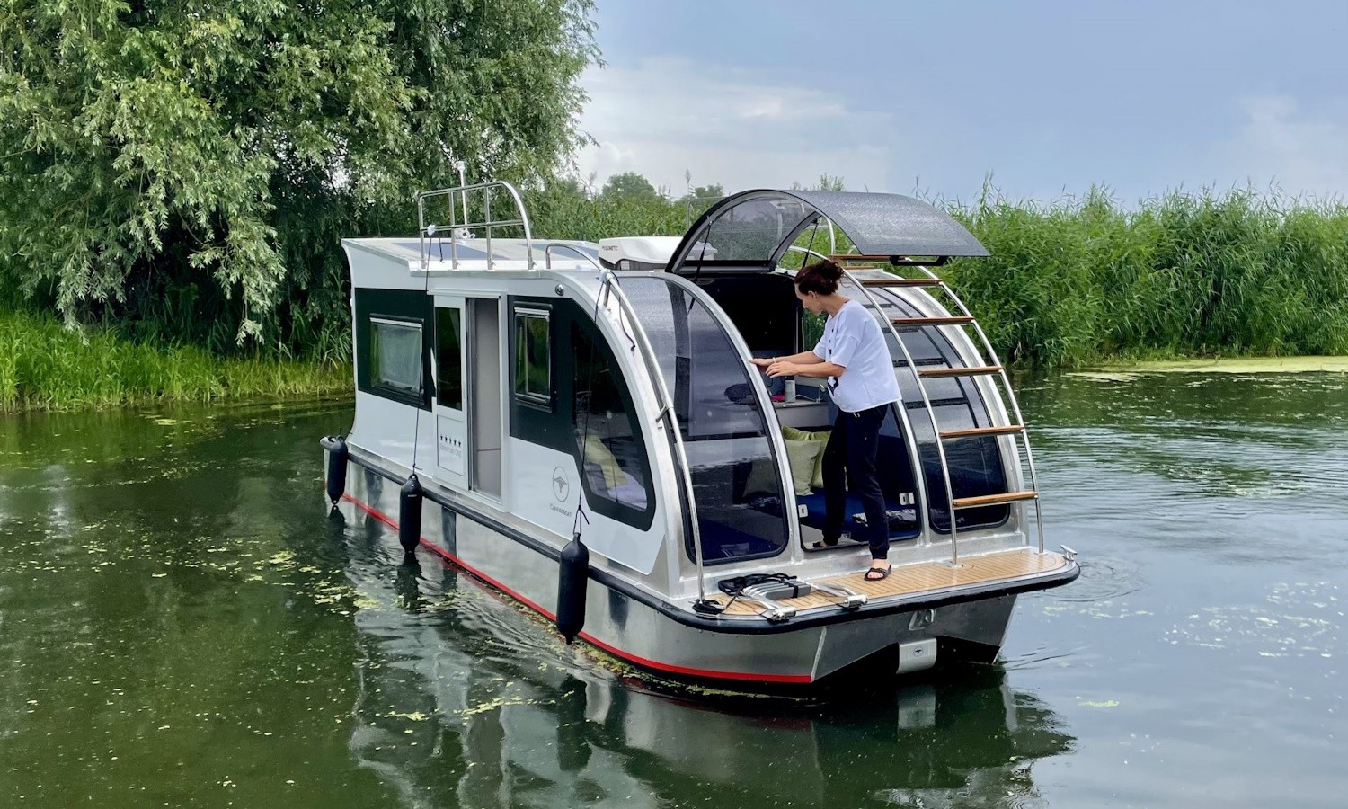 caravanboat departure one is a luxury travel trailer that doubles as a houseboat 10