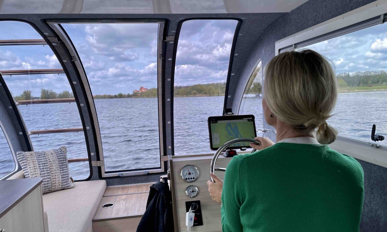 caravanboat departure one is a luxury travel trailer that doubles as a houseboat 17