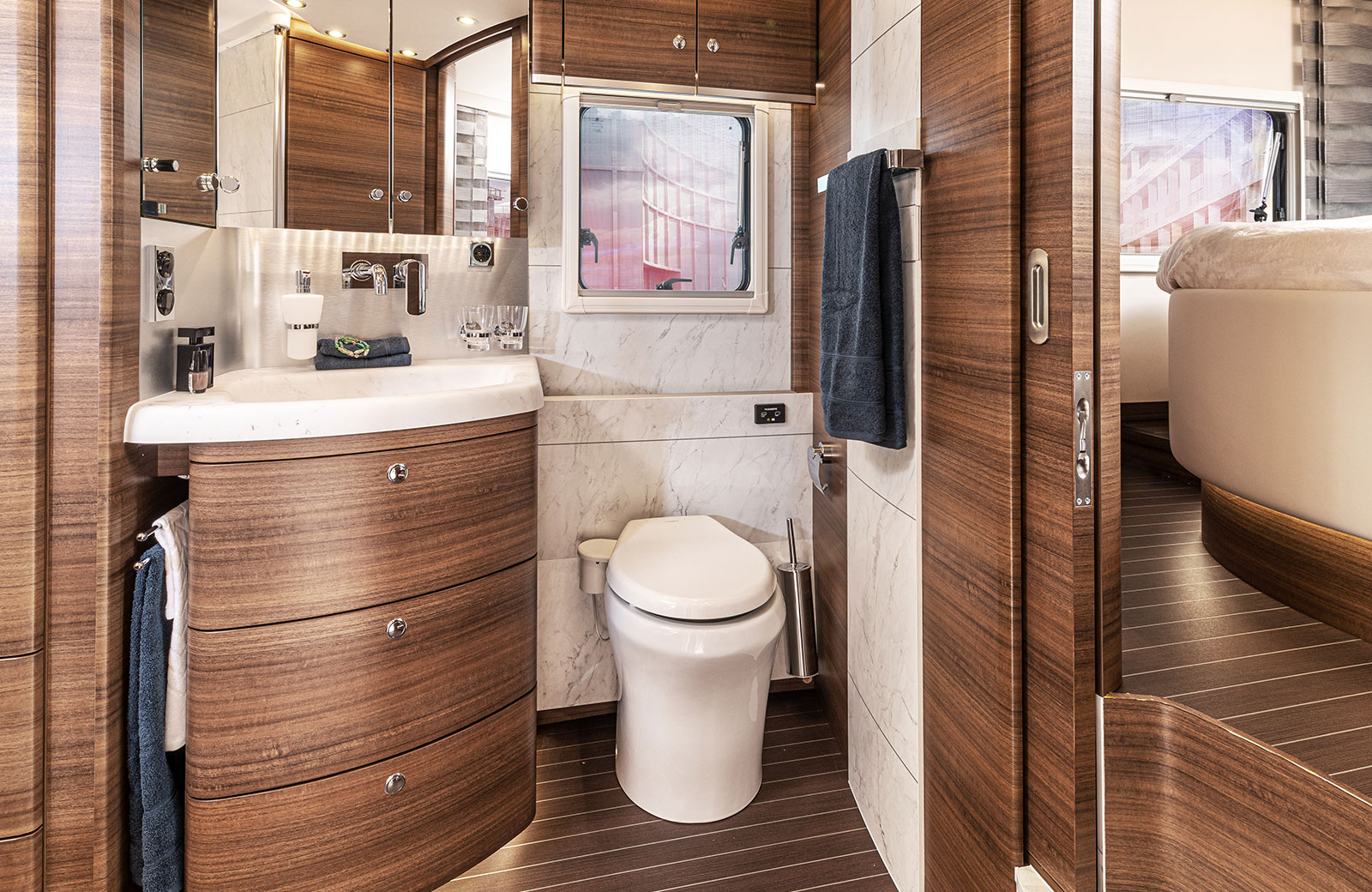 concorde liner 2022 bathroom 02