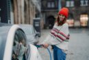 jenny ueberberg Q MfGy0PQZw unsplash auto elettrica 2
