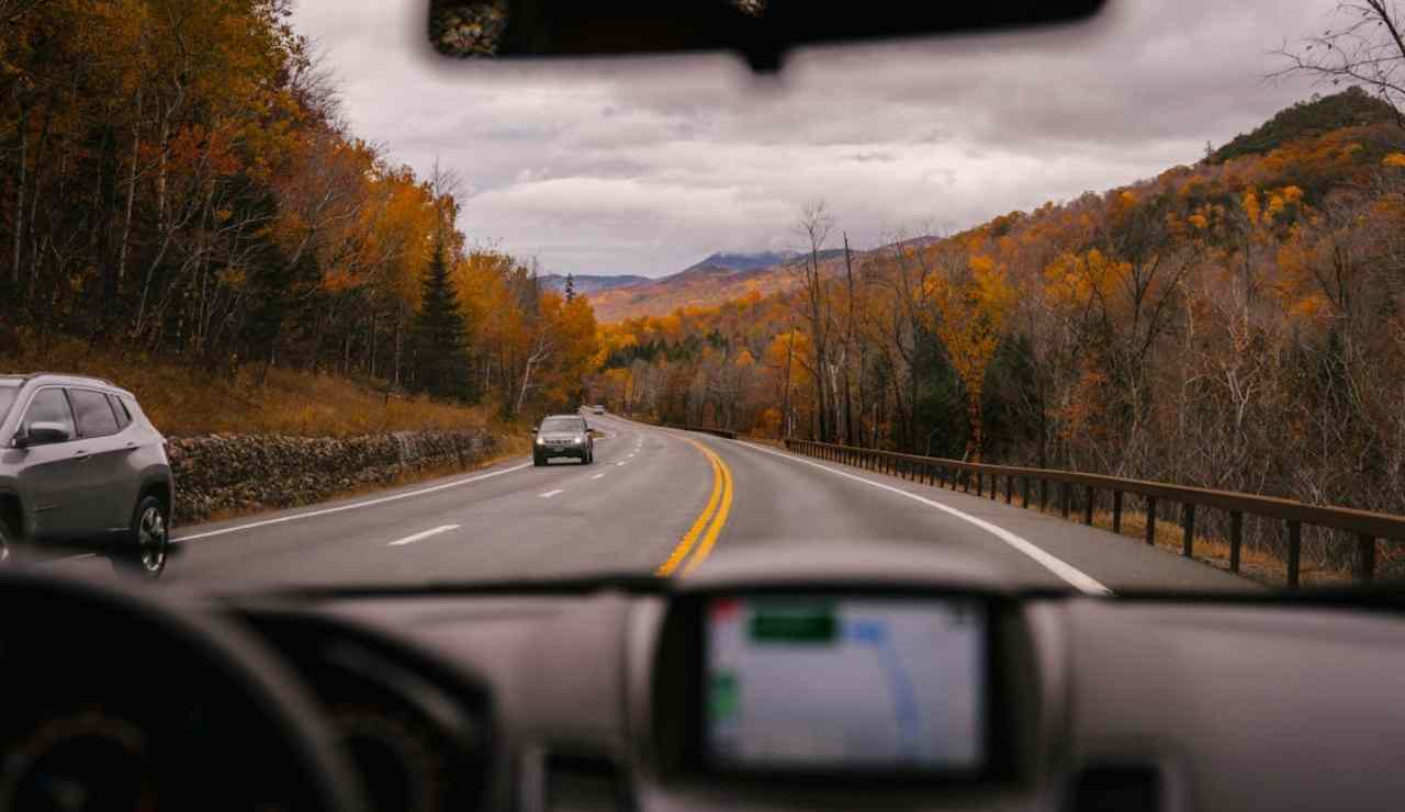 Pneus gastos, com este teste você poderá descobrir o quão perigoso é sair da estrada