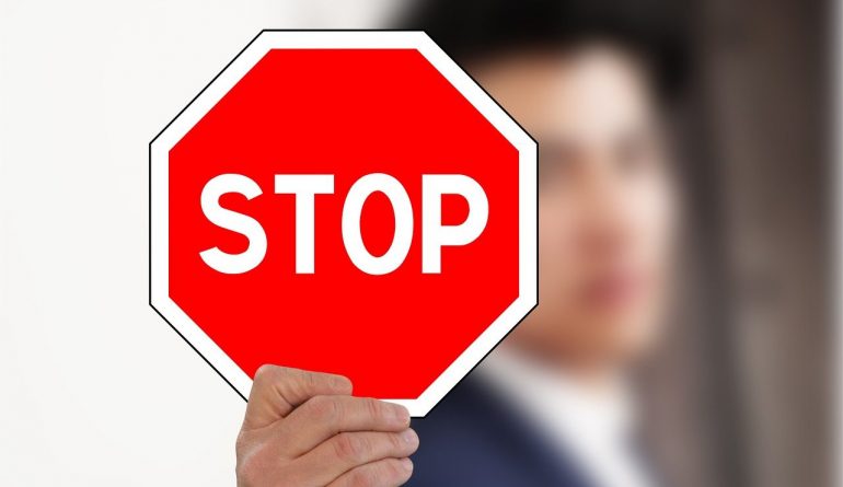 Stop - foto pixabay - targetmotori.com