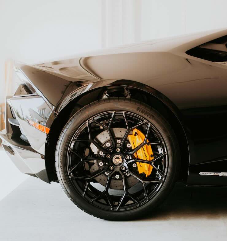 Ruota Lamborghini (pexels)
